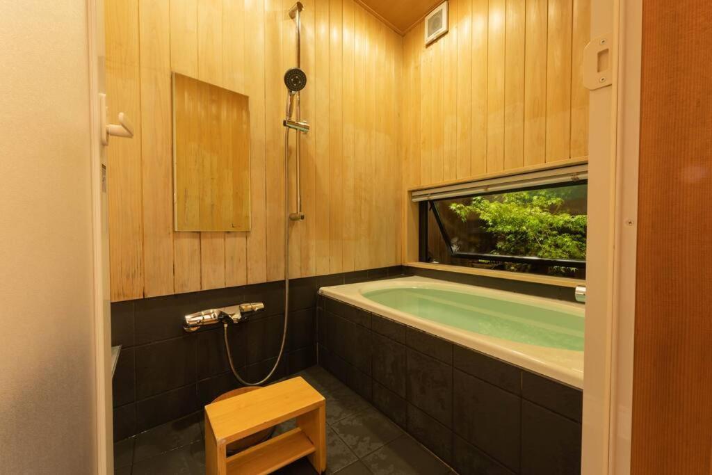 Villa 祇園せいじ庵。お風呂が素敵な貸切京町家。Netflix見放題。 Kioto Exterior foto
